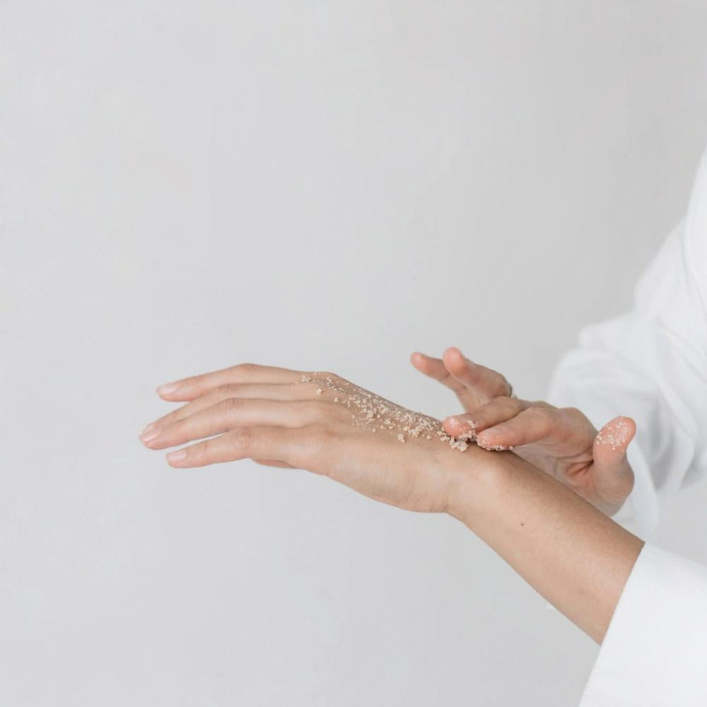 Pure Radiance Face Polish